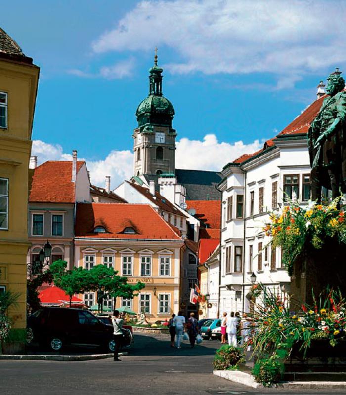 Győr, Panel korszerűsítés Győr, Déry T. u. 2-12.