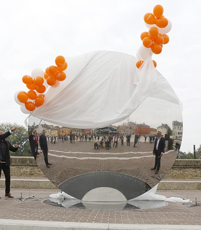 Látványos panorámakép a szinte teljesen kész győri Dunakapu térről